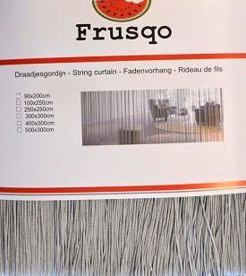 Frusqo draadjesgordijn lichtgrijs 400x300cm
