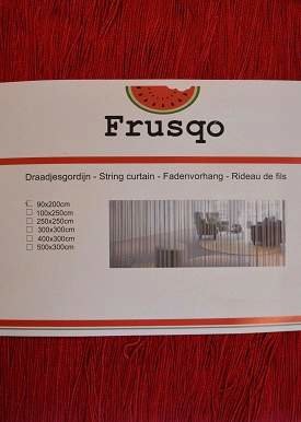 Frusqo draadjesgordijn rood 100x250cm