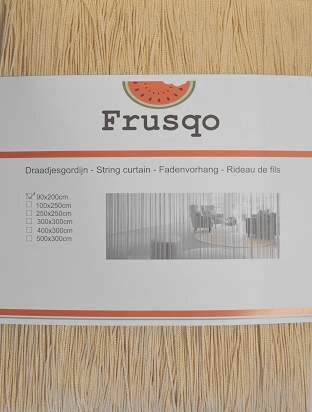 Frusqo draadjesgordijn beige 100x250cm